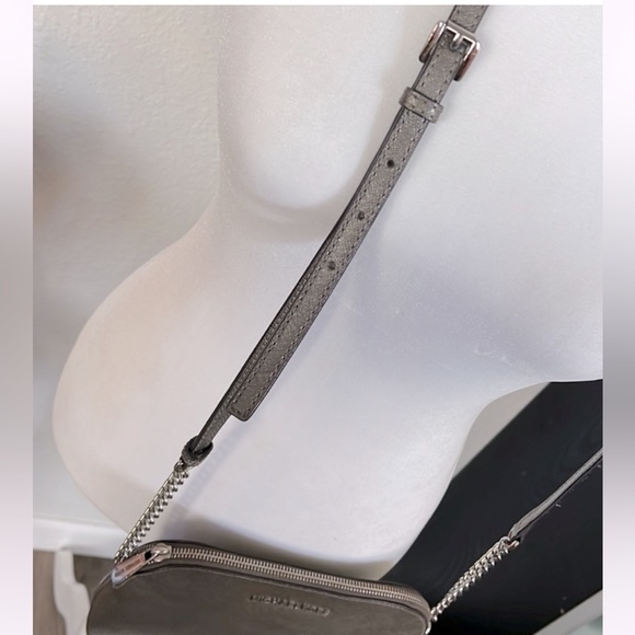 Beautiful MICHAEL Michael Kors Metallic Pewter/Silver Cross-Body Purse/Bag - Picture 5 of 9